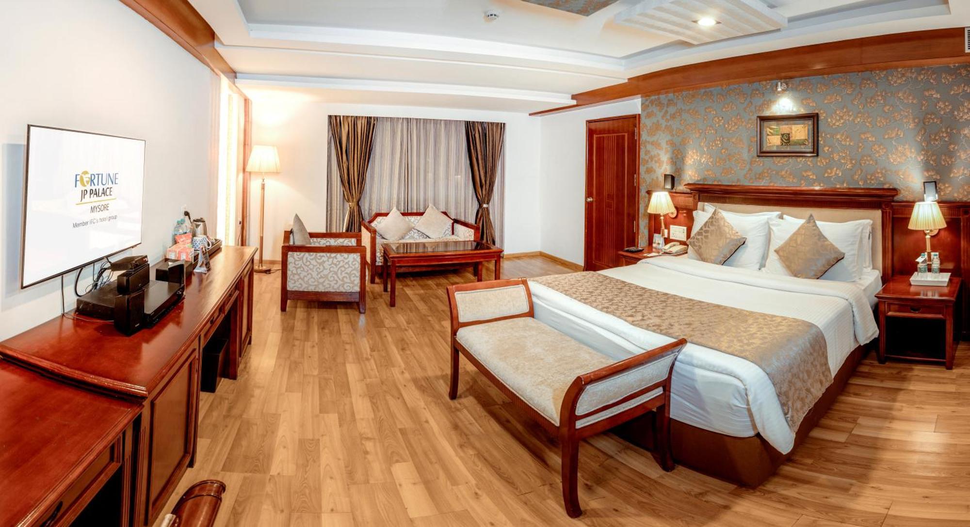 Fortune Jp Palace, Mysore - Member Itc Hotels' Group Zewnętrze zdjęcie A room at the hotel