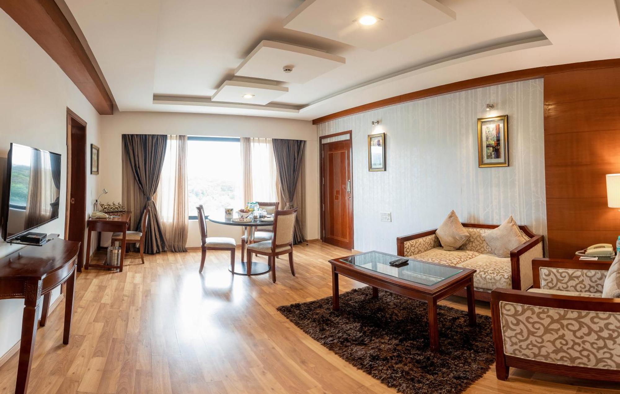 Fortune Jp Palace, Mysore - Member Itc Hotels' Group Zewnętrze zdjęcie Suite room at the hotel