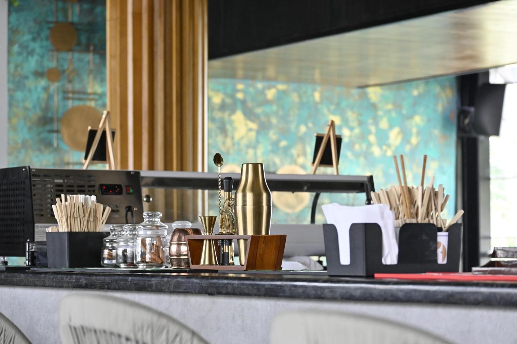 Fortune Jp Palace, Mysore - Member Itc Hotels' Group Zewnętrze zdjęcie A coffee bar